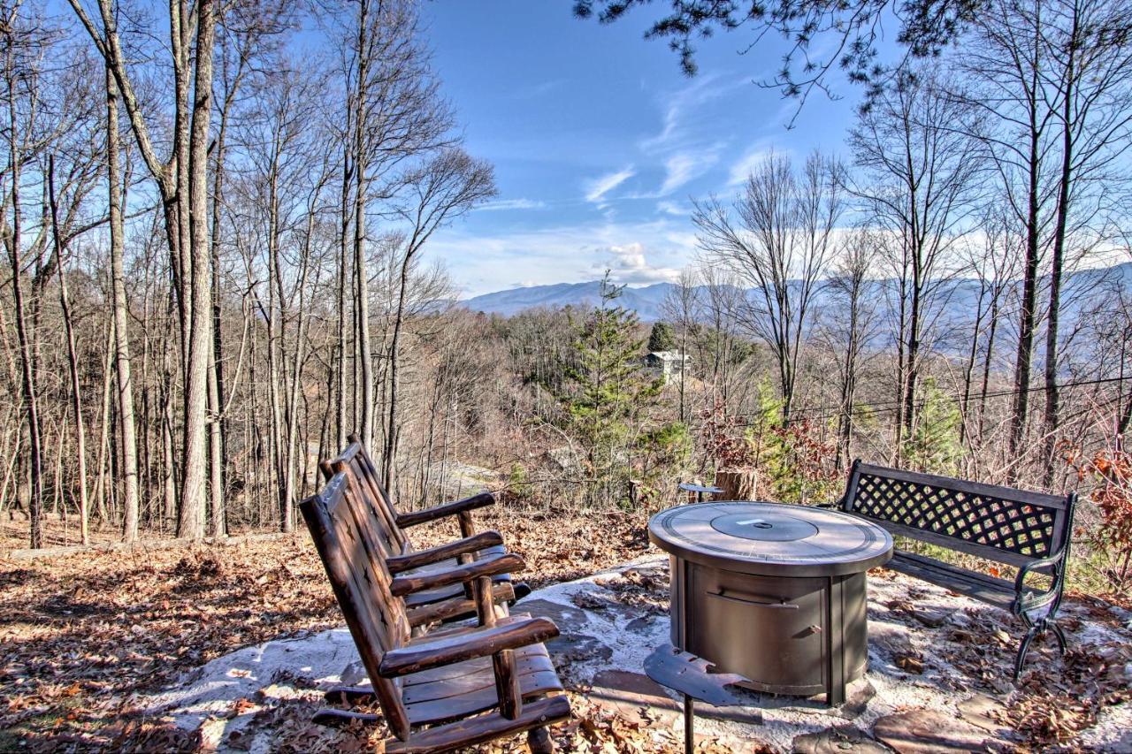 Panoramic-View Gatlinburg Cabin With Private Hot Tub Eksteriør billede